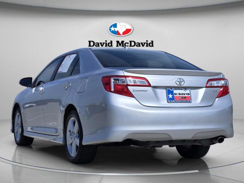 Used 2012 Toyota Camry SE FWD image 4