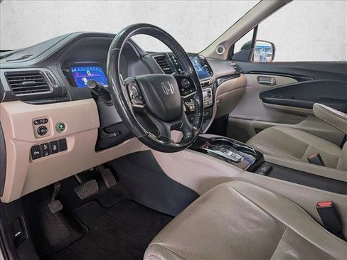 Used 2019 Honda Pilot Elite image 9