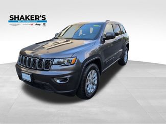 Used 2021 Jeep Grand Cherokee Laredo image 1