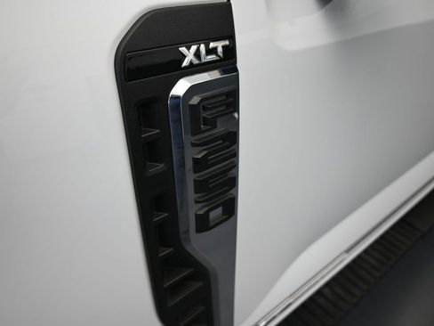 Used 2025 Ford F250 XLT image 48