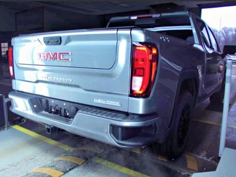 Used 2024 GMC Sierra 1500 Elevation w/ Preferred Package image 3