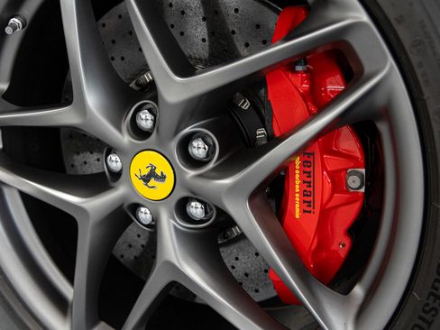 Used 2022 Ferrari Roma image 13