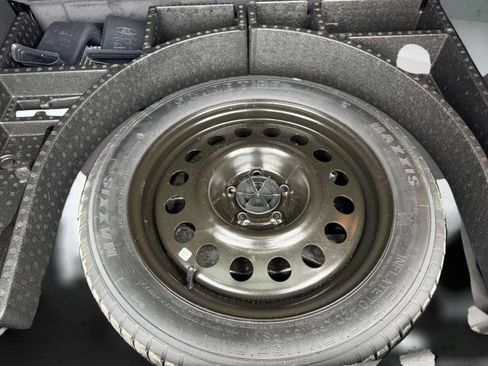 Used 2014 Ford Escape Titanium w/ Equipment Group 401A AWD/4WD image 7
