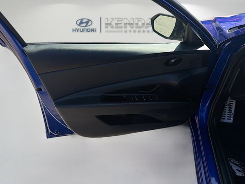 Certified 2025 Hyundai Elantra Sport FWD image 17