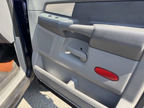 Used 2007 Dodge Ram 2500 Truck SLT image 16