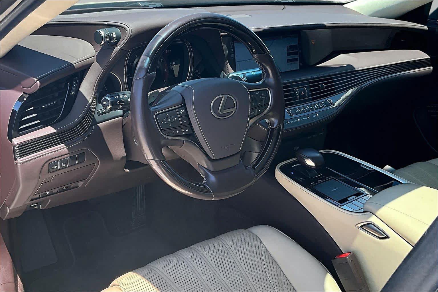 Used 2018 Lexus LS 500 w/ Luxury Package RWD image 16