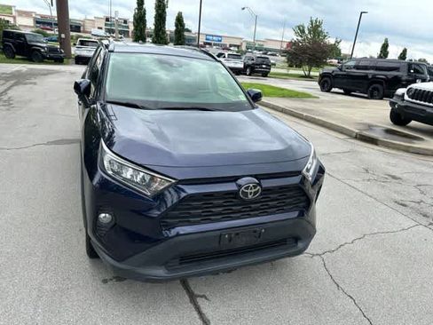 Used 2019 Toyota RAV4 XLE Premium w/ Cold Weather Package AWD/4WD image 28