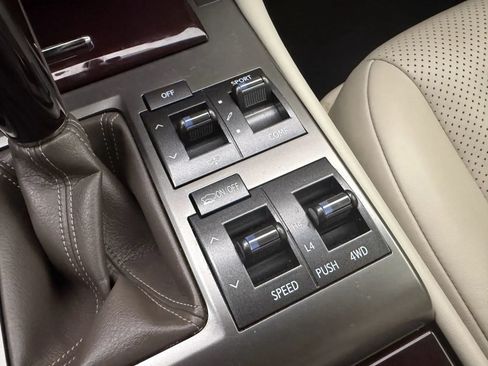 Used 2019 Lexus GX 460 Luxury AWD/4WD image 25