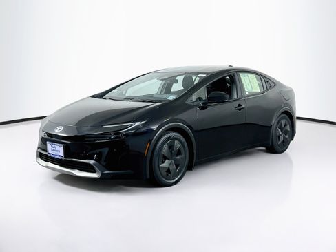 Used 2024 Toyota Prius Prime FWD image 1