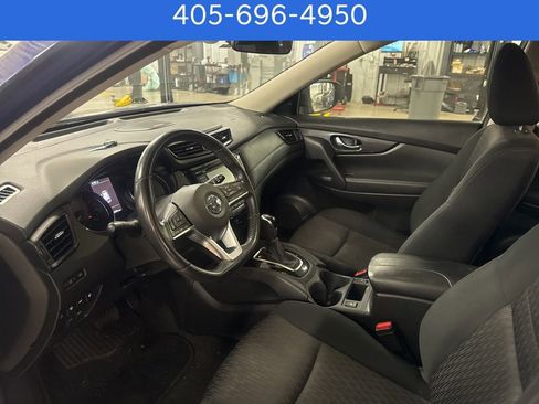 Used 2020 Nissan Rogue SV w/ Sun & Sound Touring Package image 6