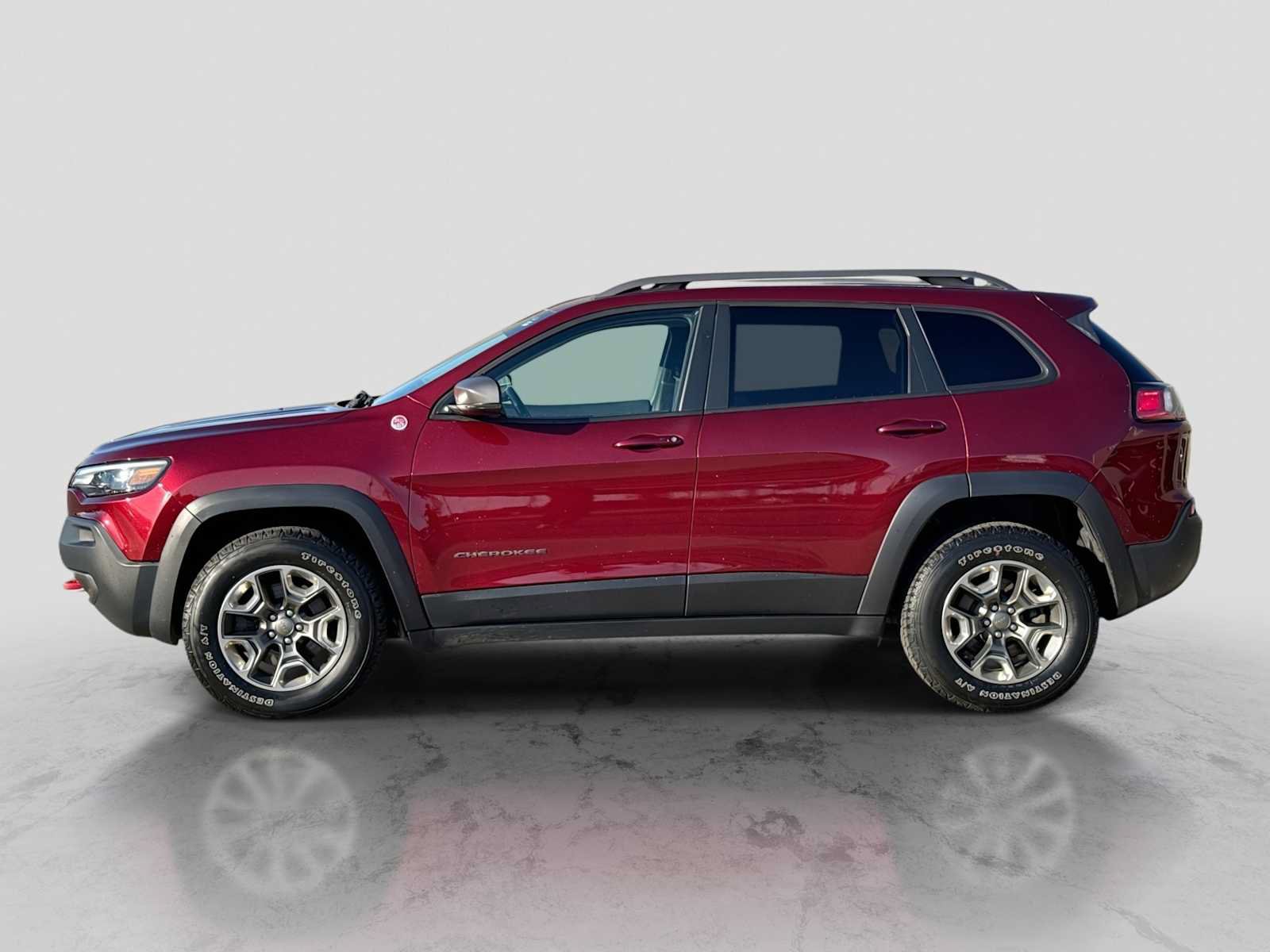 Used 2019 Jeep Cherokee Trailhawk w/ Cold Weather Group AWD/4WD image 3