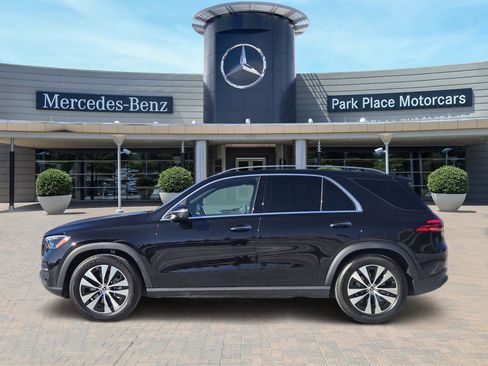 Used 2025 Mercedes-Benz GLE 450 4MATIC image 3