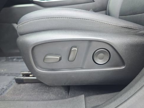 Certified 2025 Chevrolet Equinox LT w/ Convenience Package II FWD image 18