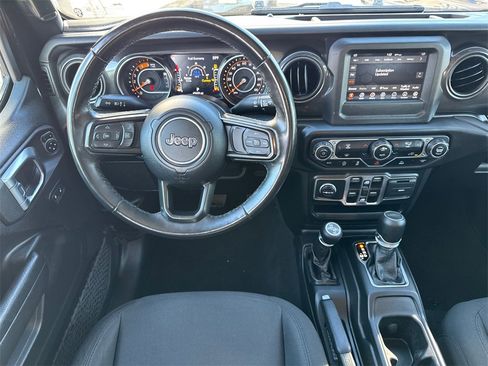 Used 2022 Jeep Gladiator Sport image 21