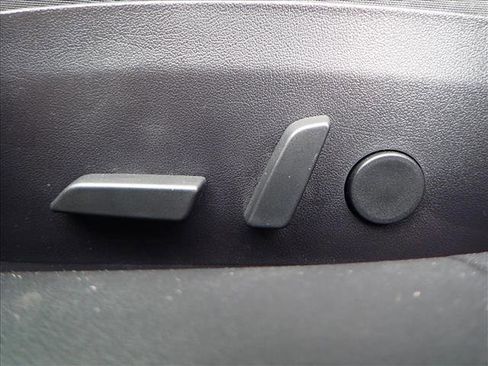 Used 2019 Tesla Model 3 Standard Range Plus image 11