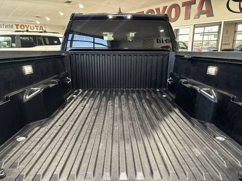 Used 2025 Toyota Tacoma SR5 AWD/4WD image 24