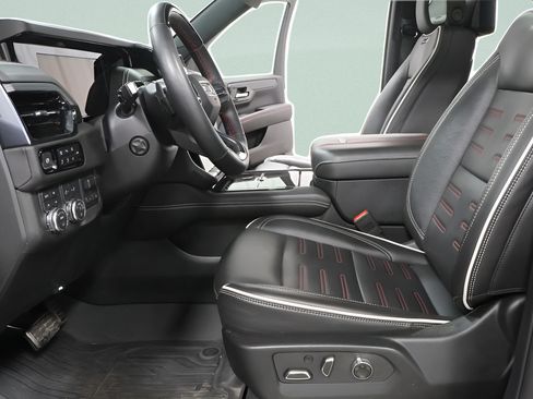 Used 2025 GMC Yukon AT4 Ultimate w/ LPO, Floor Liner Package AWD/4WD image 23