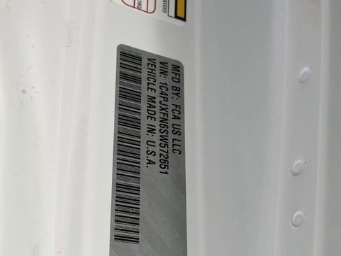 Certified 2025 Jeep Wrangler Unlimited Rubicon image 34