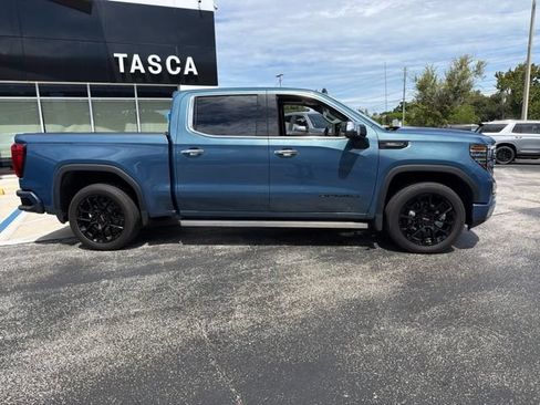 Used 2024 GMC Sierra 1500 Denali w/ Technology Package AWD/4WD image 9