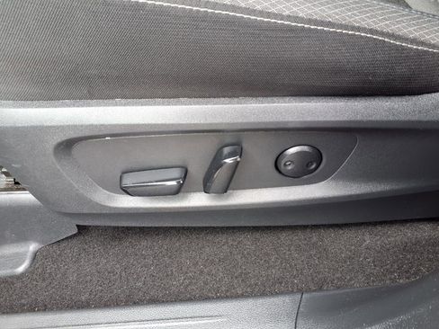 Used 2025 Nissan Pathfinder SV image 20