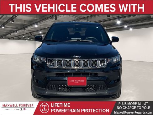 Used 2025 Jeep Compass Sport image 18