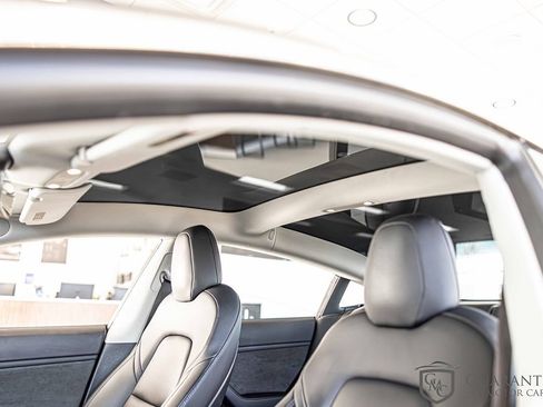 Used 2018 Tesla Model 3 Long Range image 17