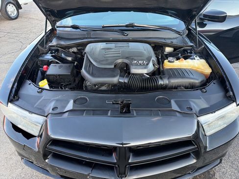 Used 2013 Dodge Charger SE image 23