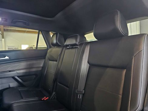 Used 2023 Volkswagen Atlas Cross Sport SEL R-Line AWD/4WD image 19