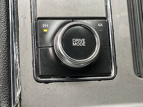 Used 2018 Ford Expedition Max XLT w/ Equipment Group 202A AWD/4WD image 18