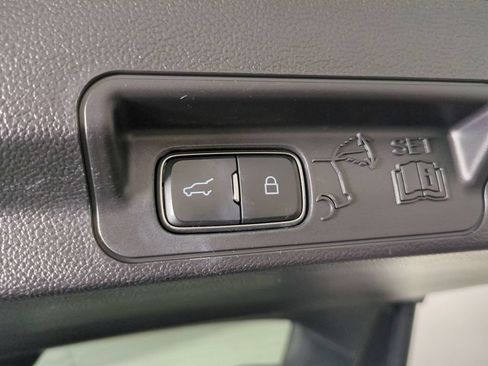Used 2022 Ford Explorer ST AWD/4WD image 15