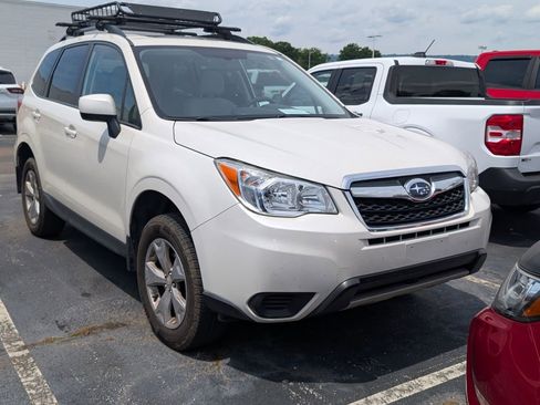 Used 2015 Subaru Forester 2.5i Premium w/ All-Weather Package AWD/4WD image 5