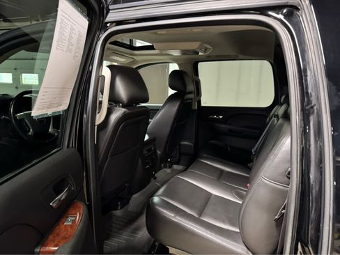 Used 2012 Chevrolet Avalanche LTZ image 13