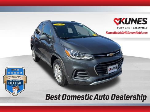 Used 2018 Chevrolet Trax LT w/ LT Convenience Package image 1