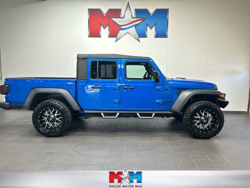 Used 2020 Jeep Gladiator Sport AWD/4WD image 1