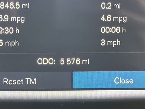 Certified 2025 Volvo XC40 B5 Plus w/ Protection Package Premier image 22