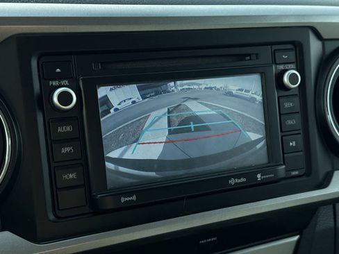 Used 2019 Toyota Tacoma SR5 AWD/4WD image 19
