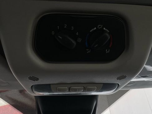 Used 2016 Ford Transit 150 XLT image 37