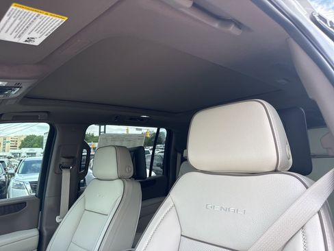 New 2026 GMC Yukon XL Denali w/ Denali Reserve Package AWD/4WD image 19