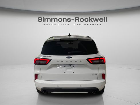 Used 2023 Ford Escape ST-Line w/ Tech Pack #1 AWD/4WD image 4