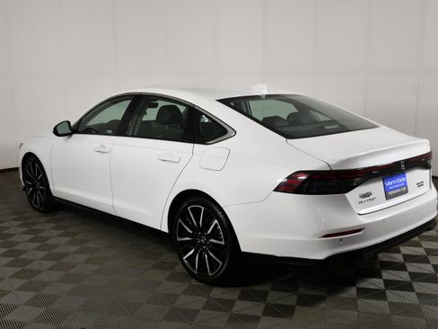 Used 2023 Honda Accord Touring image 8