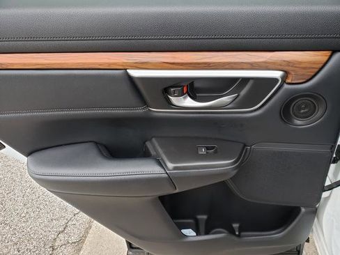 Used 2019 Honda CR-V Touring image 14