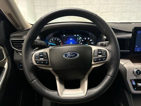 Used 2023 Ford Explorer XLT w/ Equipment Group 202A image 27