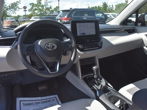 Used 2024 Toyota Corolla Cross LE FWD image 17