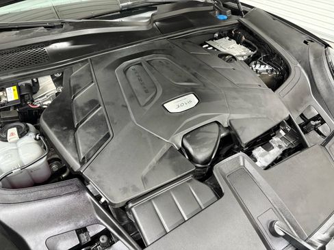 Used 2019 Porsche Cayenne AWD/4WD image 50