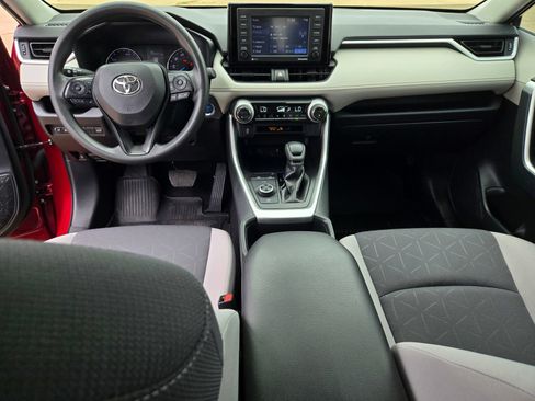 Used 2022 Toyota RAV4 XLE w/ Convenience Package AWD/4WD image 8