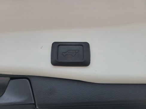 Used 2024 Toyota RAV4 XLE Premium FWD image 15