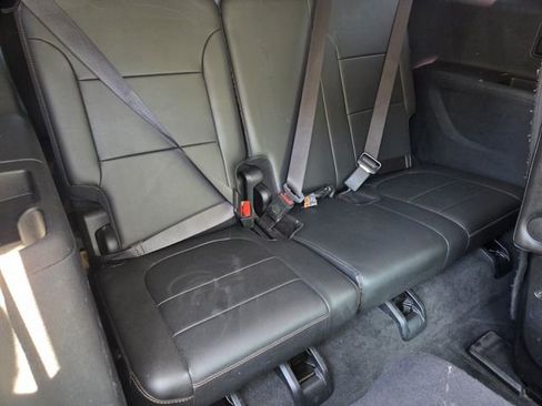 Used 2020 Chevrolet Traverse LT w/ LT Premium Package FWD image 14
