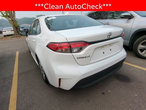 Used 2026 Toyota Corolla LE FWD image 4