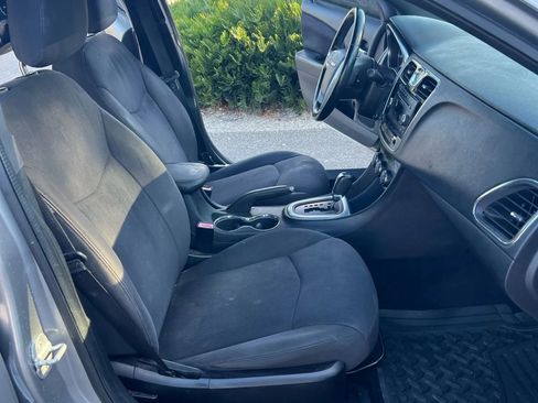 Used 2013 Chrysler 200 Touring image 12