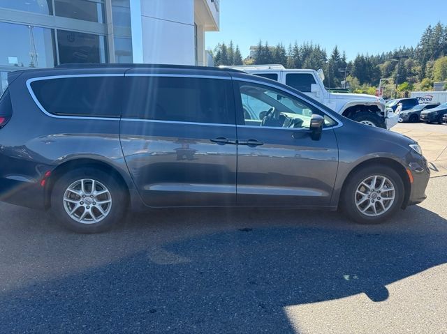 Certified 2022 Chrysler Pacifica Touring-L FWD image 2